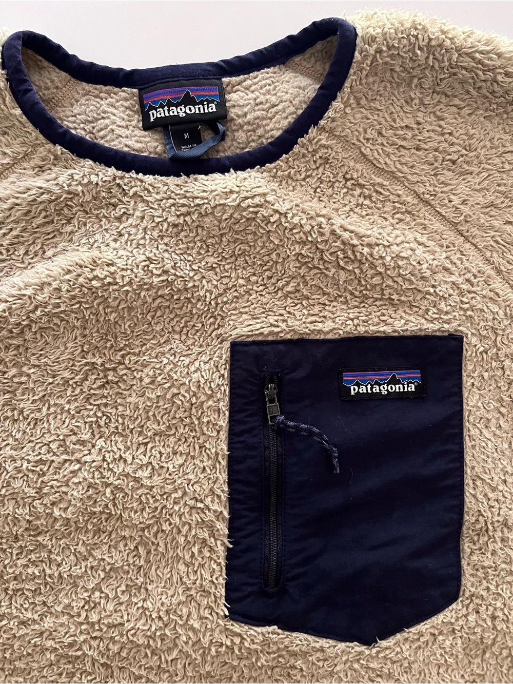 Patagonia Women’s Fuzzy Fleece Sweater in Cream & Navy with Pockets- Size M - Picture 2 of 8